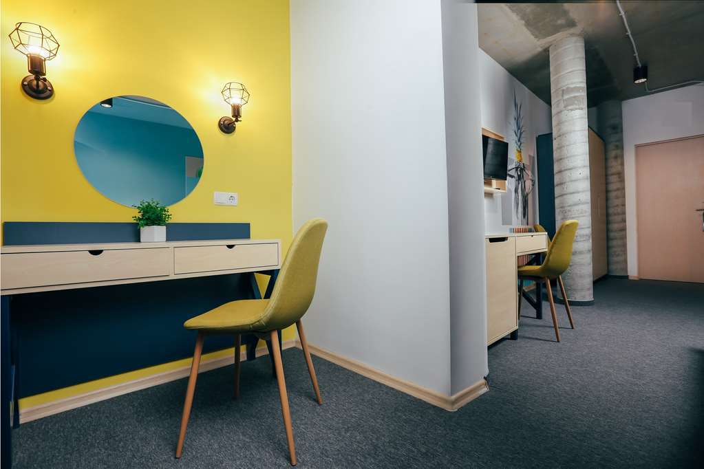 Jam Hotel Hnatyuka Лвив Стая снимка